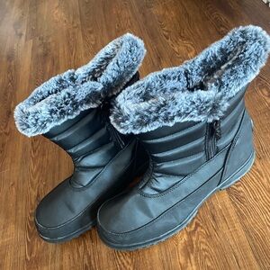EUC totes Black Winter Boots Plush Gray Trim minor scuffs on toes Womens 8 warm